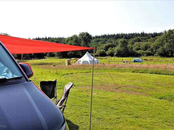 Non-electric grass campervan pitch (2 adults and 3 children)