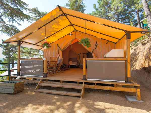 Victoria 2 bedroom rental tent (deluxe, superior)