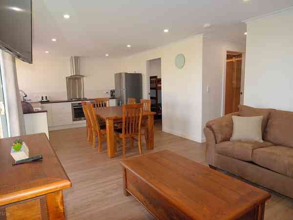 2 bedroom cottage / chalet / bungalow (deluxe, sea view)