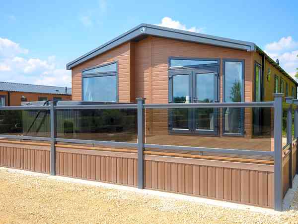 3 bedroom lodge (no pets)