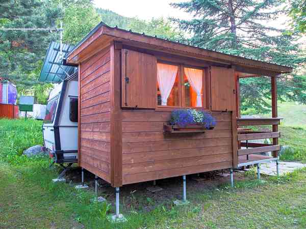 On-site travel trailer (five man)