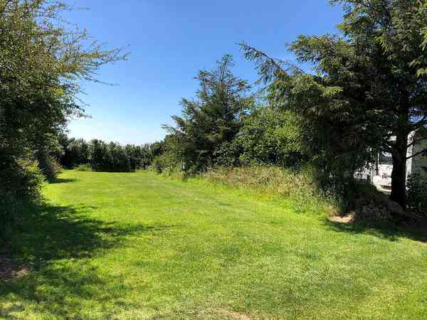 Plass (The Paddock) på gressplen , med strøm (XL)