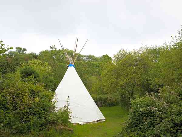 Tipi (secluded)