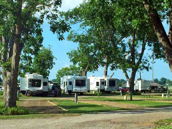 FHU gravel and earth travel trailer site (classic)