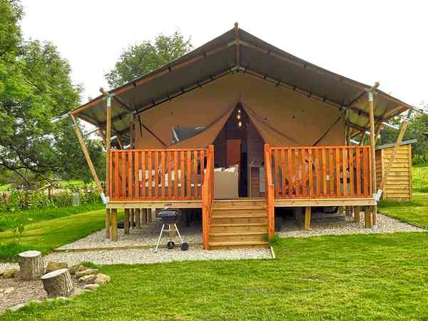 The Foxes' Den 2 bedroom safari tent (pet friendly)