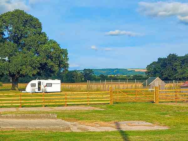 Unpowered concrete slab caravan site