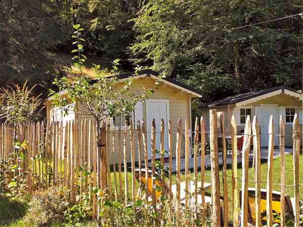 2 bedroom lodge (hot tub, twin)