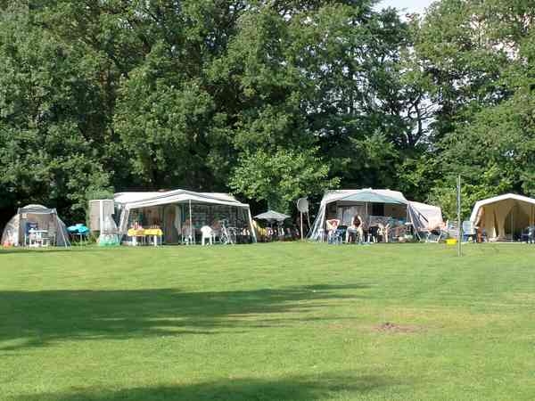Fully-serviced grass pitch (no pets)