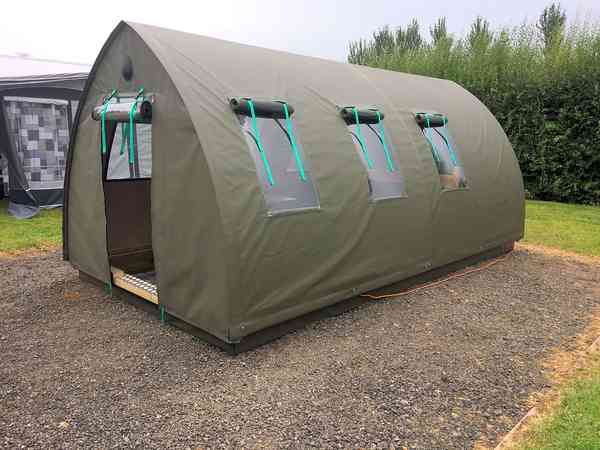 Pod prêt-à-camper (animaux acceptés, 6 personnes)