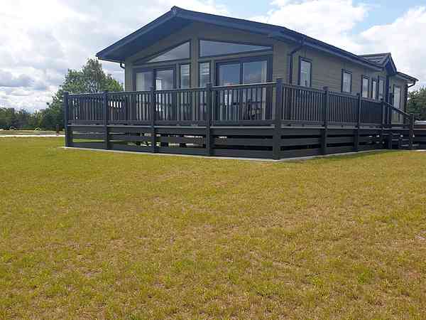 Chalet Lakeside 2 camera