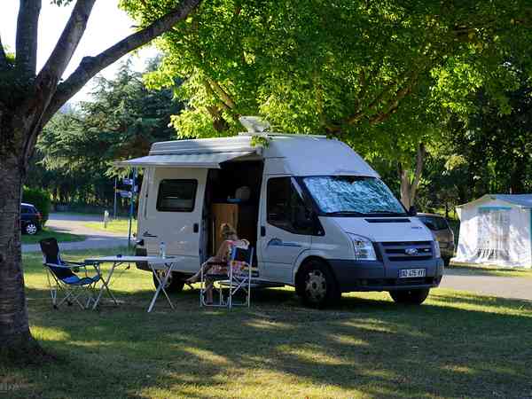 Powered grass trailer site (comfort)
