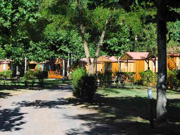 2 bedroom cottage / chalet / bungalow