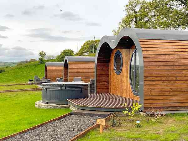 Wye 1 bedroom camping pod (hot tub, six person)