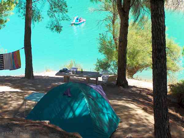 Non-electric earth tent pitch (pinewood)