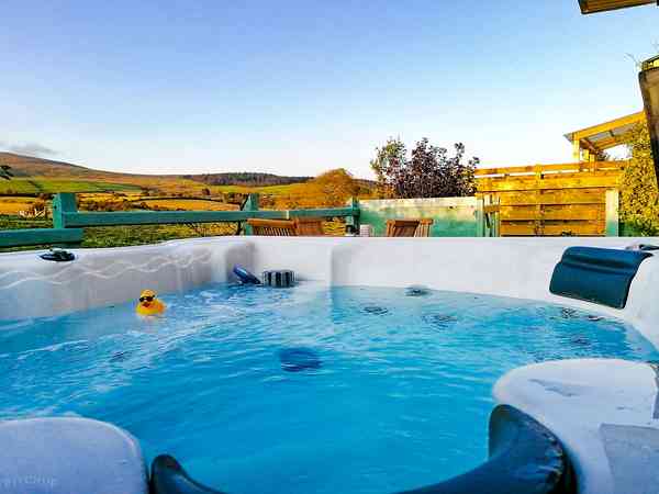 Hedgerow hyrdehytte (jacuzzi)