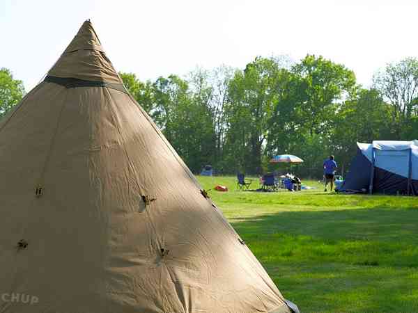 Great Robbins Shaw non-electric grass tent pitch