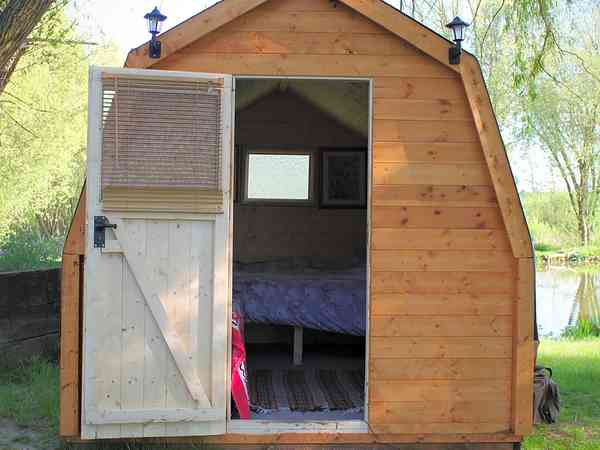 Willows lakeside camping pod