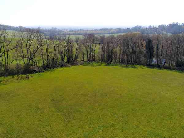 Broomy non-electric grass tent pitch