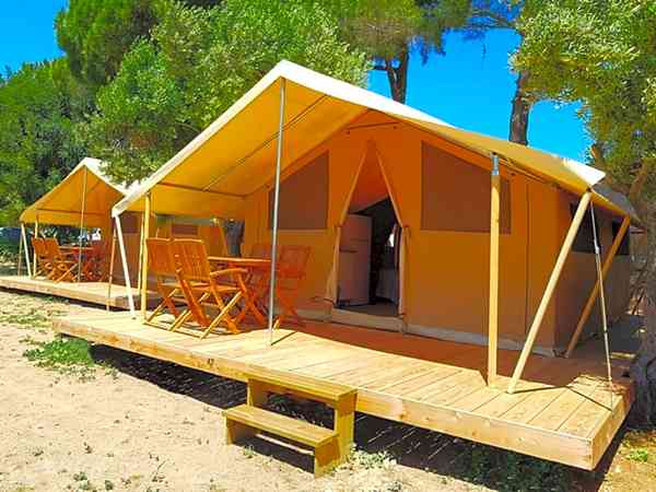 Lodge Glamping 2/4 persons max. Lodge Glamping 2/4 persons max.