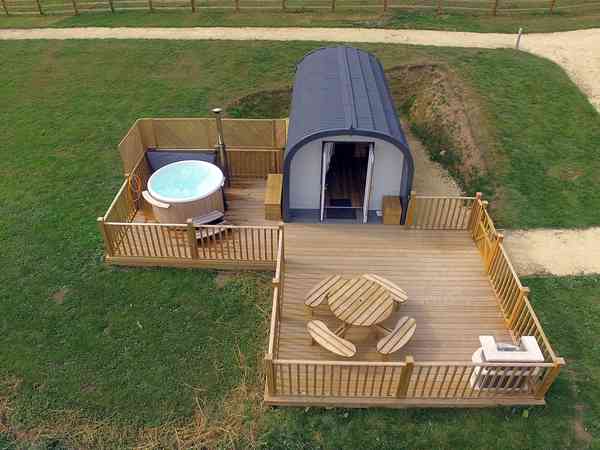 Lime 1 bedroom camping pod (hot tub, no pets)