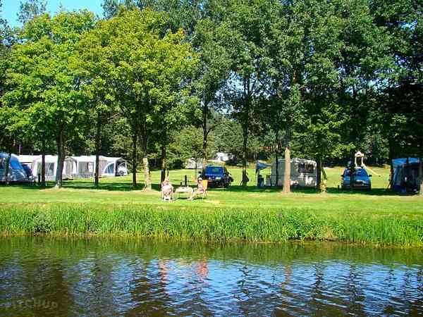Op gras staplaats zonder elektriciteit