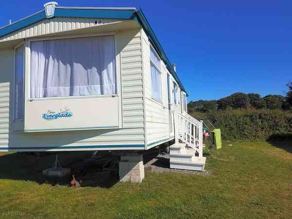 Everglade 2 bedroom mobile home (pet friendly)
