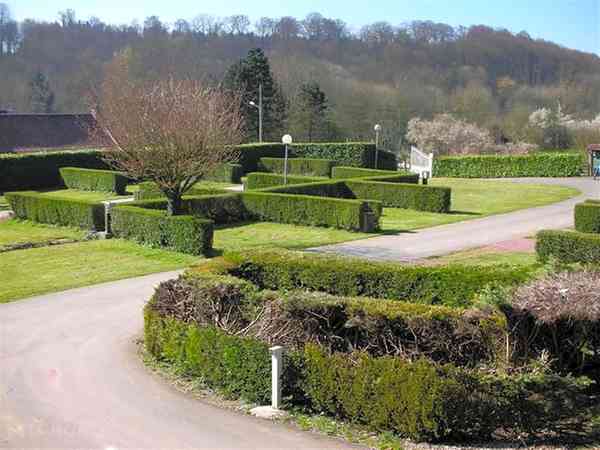Emplacement sur herbe avec électricité