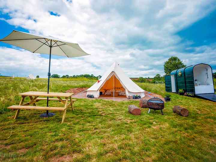 Pitch up glamping top