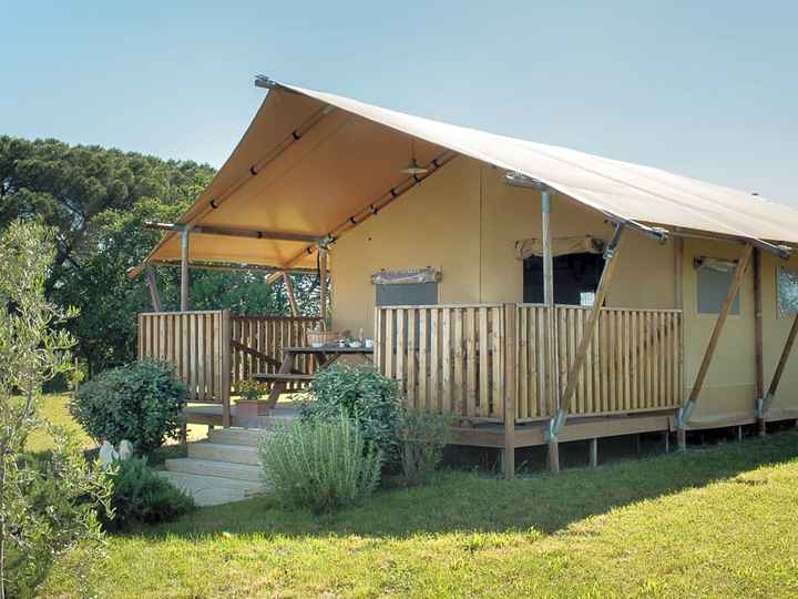 Safari tent