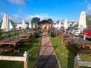 On site bar with live music on friday and saturdays ! great to sit with your dinner and listen