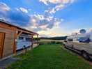 Stellplätze. grauwasserentsorgung, frisch wasser anschluss, im carport die steckdosen für strom