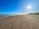Plage accessible directement par le camping.