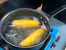 Boiling corn