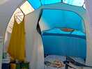 La tienda adentro del camping