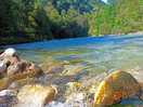 L'acqua del fiume è gelida