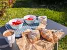 Breakfast in the sunshine