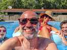 We're on holiday and we know it