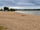 Hier ist es direkt am strand nicht weit vom platz entfernt