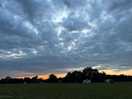Ondergaande zon vanaf wildkampeerveld
