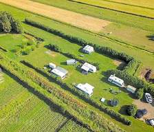 Seizoen-plaatsen op campings in Nederland