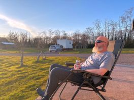Plenty space to watch the sun go down next to your van 😊 ☀️