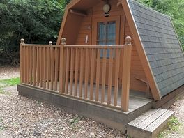 Little cocòon in forest part of site , double bed , tea coffee facilities supplied
