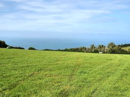 When we arrived place nearly to ourselves.sea views.