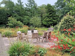 Sitting area