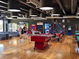 Lounge/arcade
