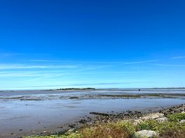 Beautiful views 2 minute walk from campsite