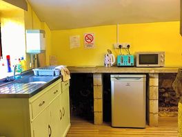Kitchen 1/2