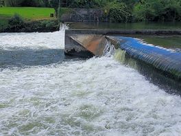 More of the wier just up from the beach