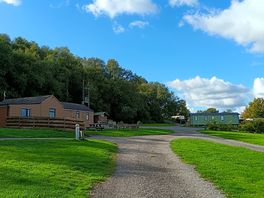 The gravel road to the loos