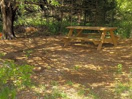 Picnic table